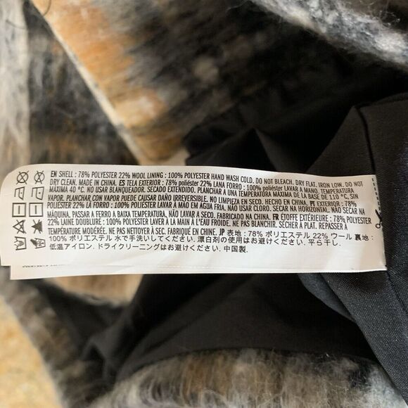 Forever 21 Womens Small Shacket Shirt Brown and Black Button Up Pockets NWT - Picture 5 of 7